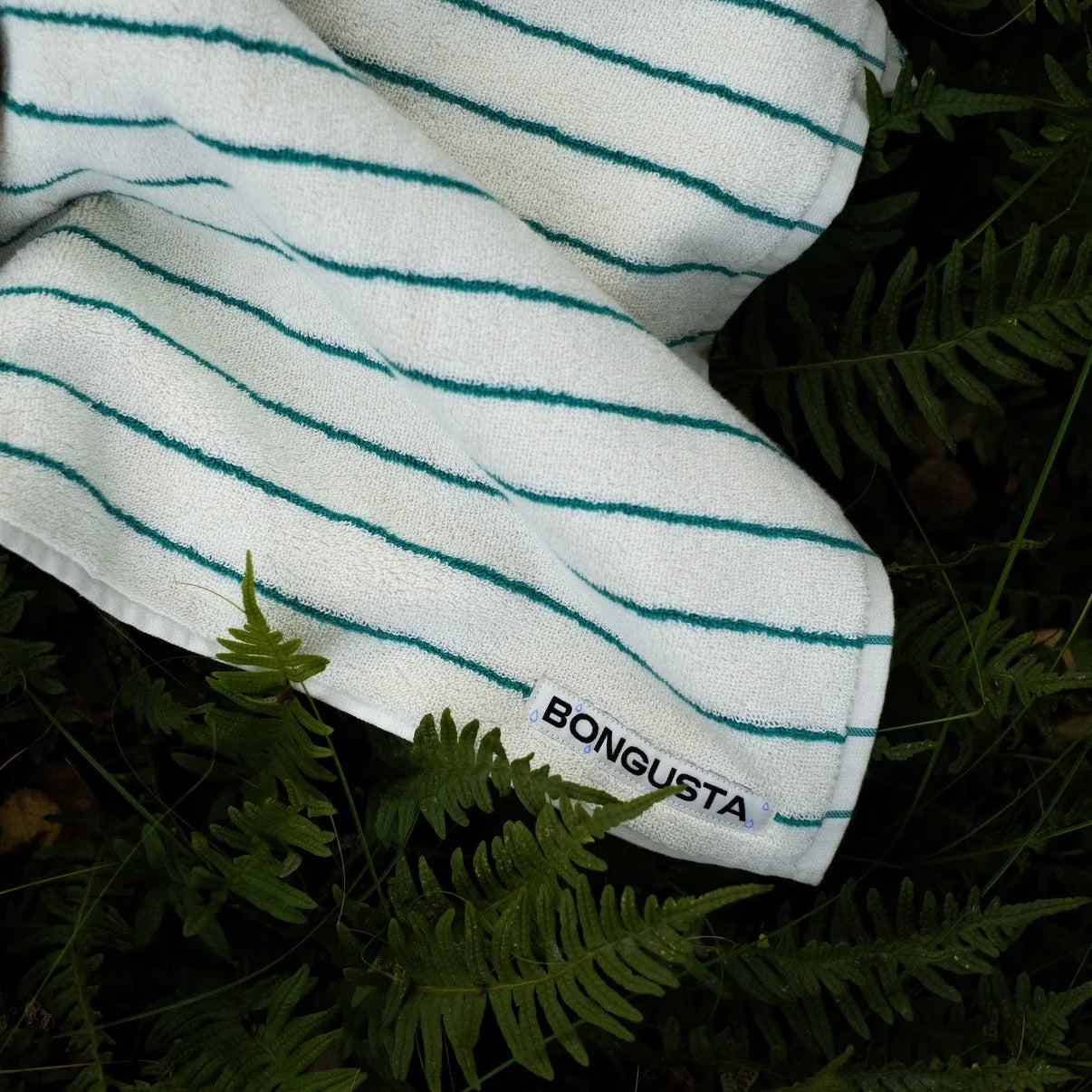 BONGUSTA Badelaken BONGUSTA “Naram Pure White & Grass” | 100x150 cm | Sanfte Farben