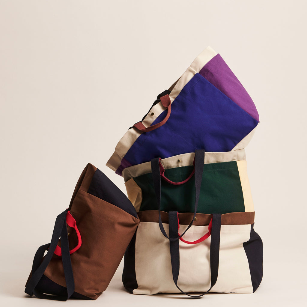 HAY Weekend Bag „Organic Medium Electric Blue“ | Praktisch & knallig | HAY
