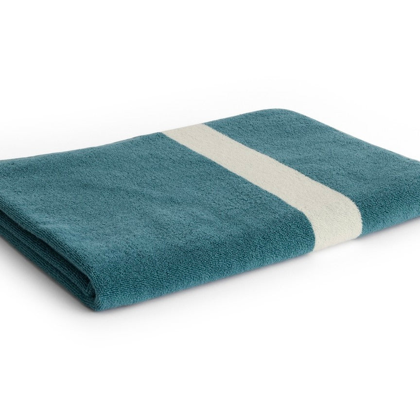 HAY Badelaken „Stripe Petrol Blue“ 100x150cm | Weiche Baumwolle | HAY