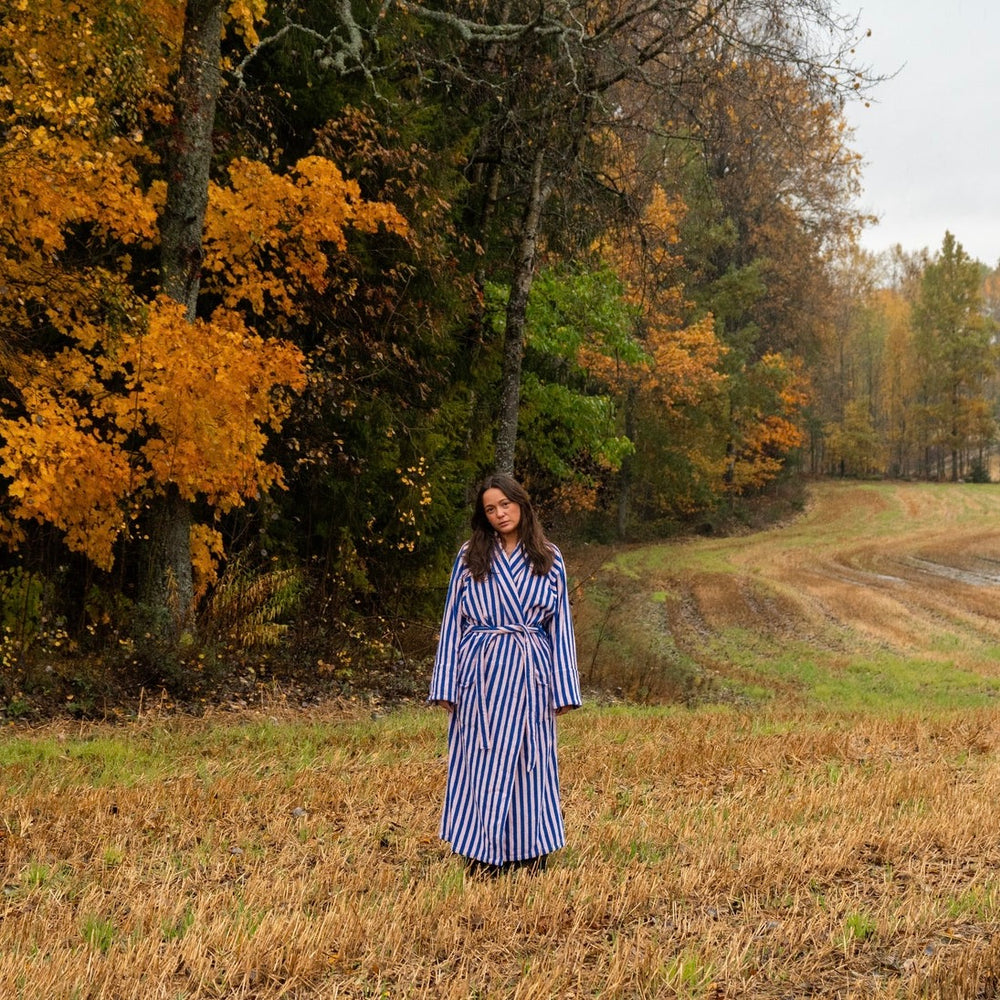 BONGUSTA Bademantel „Naram Dazzling Blue & Rose“ (S/M) | BONGUSTA | Stilvoller Bademantel