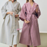 Bademantel „Waffle Bathrobe Stripe Cool Pink“ | Modern Spa | HAY