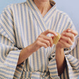Bademantel „Waffle Bathrobe Stripe Dusty Blue“ | Soft Comfort | HAY