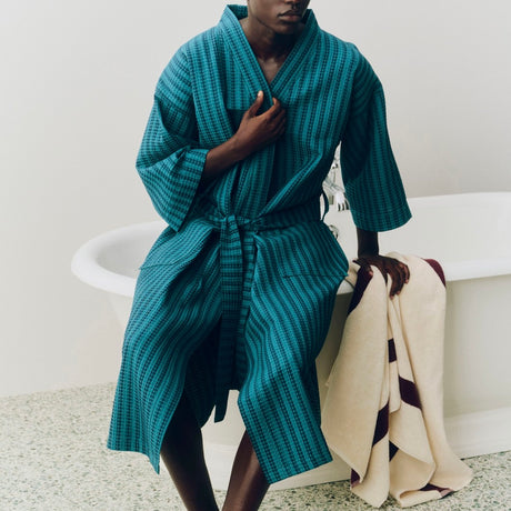 HAY Bademantel „Waffle Bathrobe Stripe Petrol Blue“ | Cozy Look | HAY