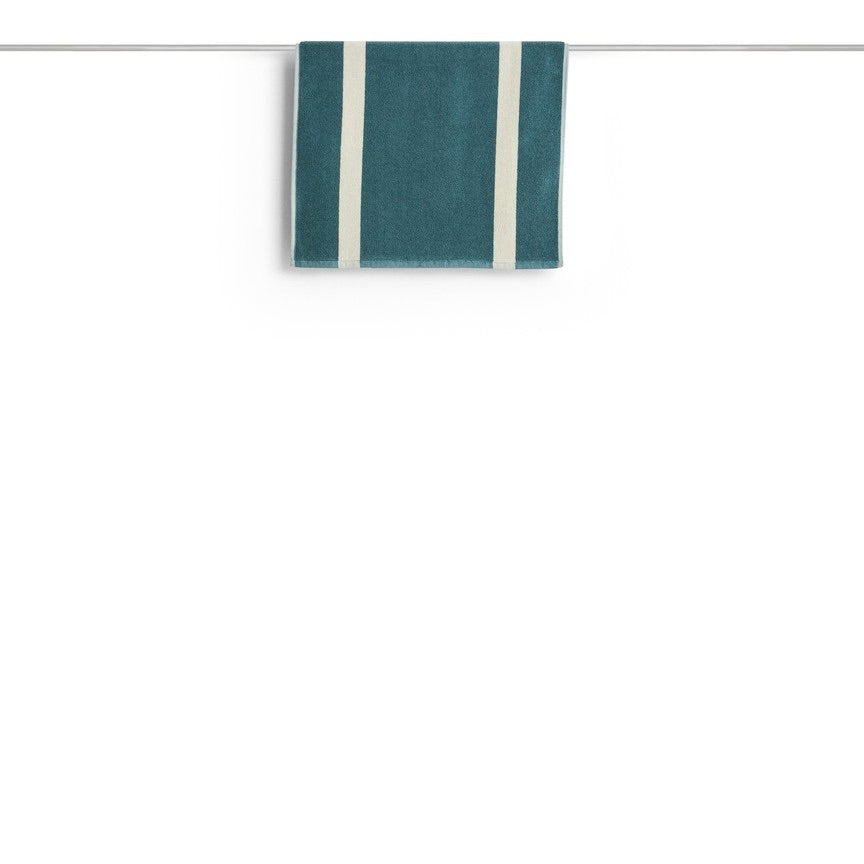 HAY Badematte „Stripe Petrol Blue“ 50x80cm | Weiche Baumwolle | HAY