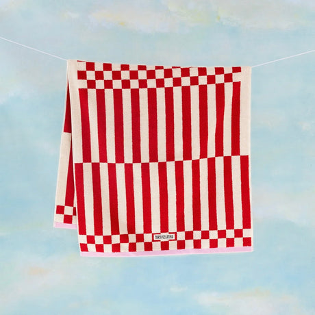 Tarta Gelatina Badetuch “Clubhouse Rot” 70 × 140 cm | Weiche Bio-Baumwolle | Tarta Gelatina
