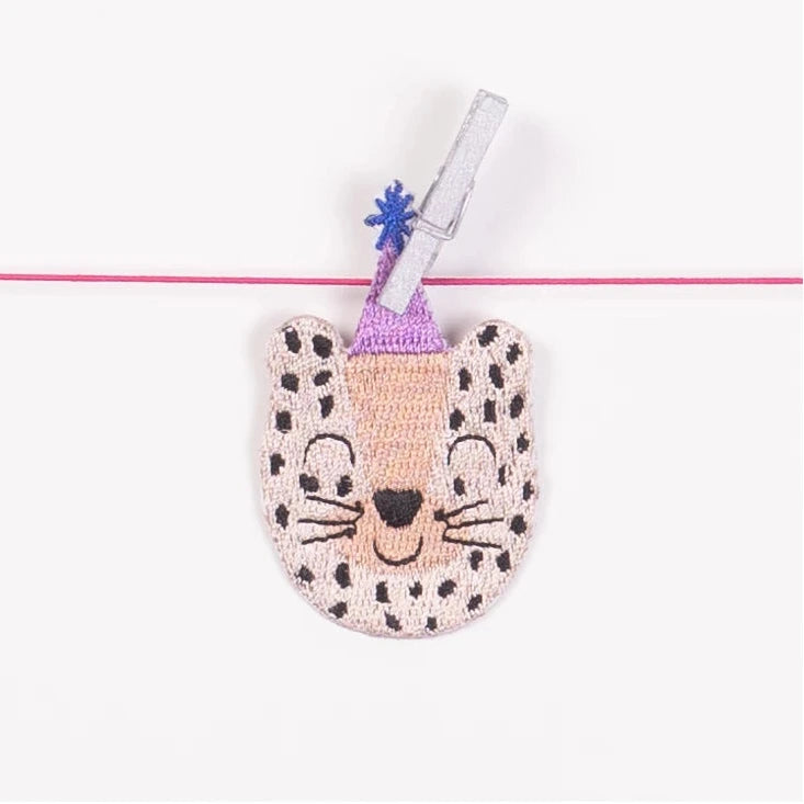 HejPatches Bügelbild „Party Leopard“ | Statement-Patch mit Humor | hejpatches