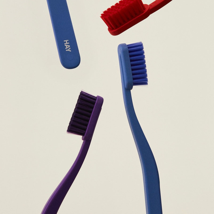 HAY Zahnbürste „Tann Purple“ | Für gutes Zähneputzen | HAY