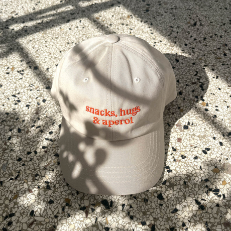 studio ciao Cap Studio Ciao "Snacks, Hugs & Aperol" | Lässig & Verstellbar