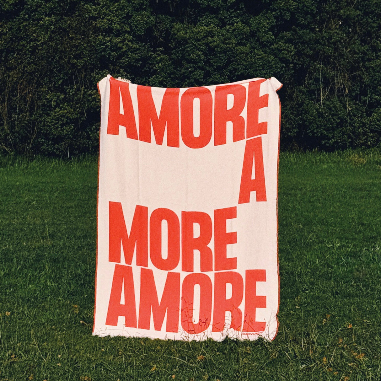 navucko Decke “Amore” Weiß/Rot 140 x 200 cm | 100% Baumwolle | navucko