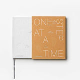 PRINTWORKS Foto- und Erinnerungsbuch “One Step at a Time” | Für besondere Momente | PRINTWORKS