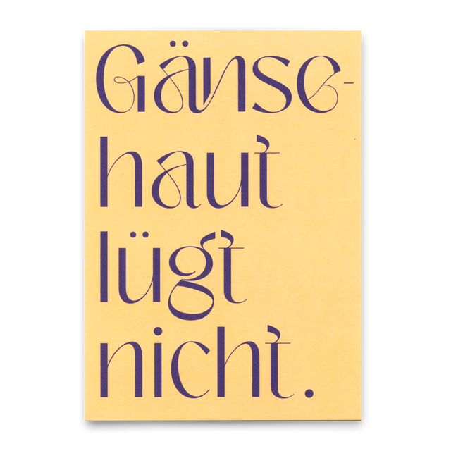 Deli Cards Postkarte "Gänsehaut lügt nicht" | Ausgefallene Karte mit Spruch