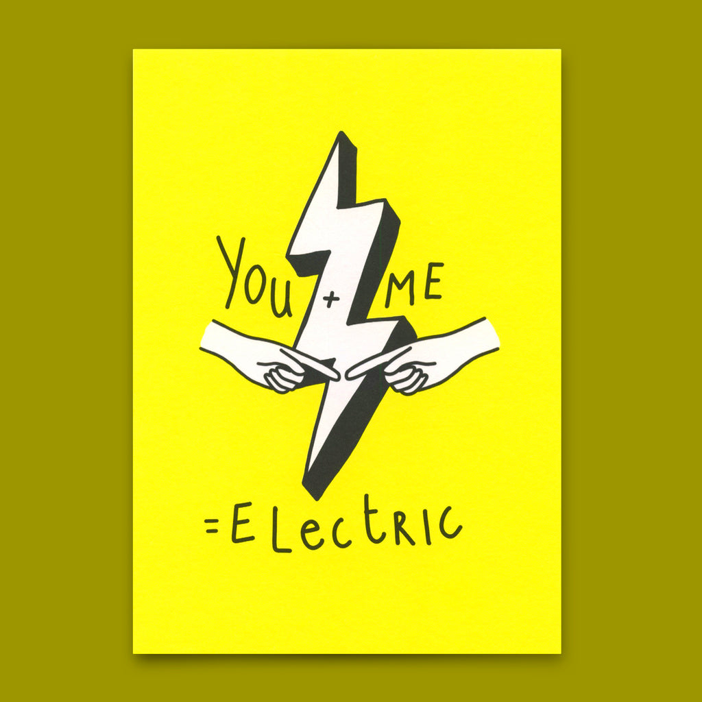 Deli Cards Postkarte "You + Me = Electric" | Besondere Karte für Verliebte