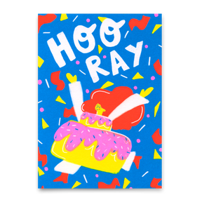 Deli Cards Postkarte "Hooray cake costume" | Schöne Karte zum Geburtstag