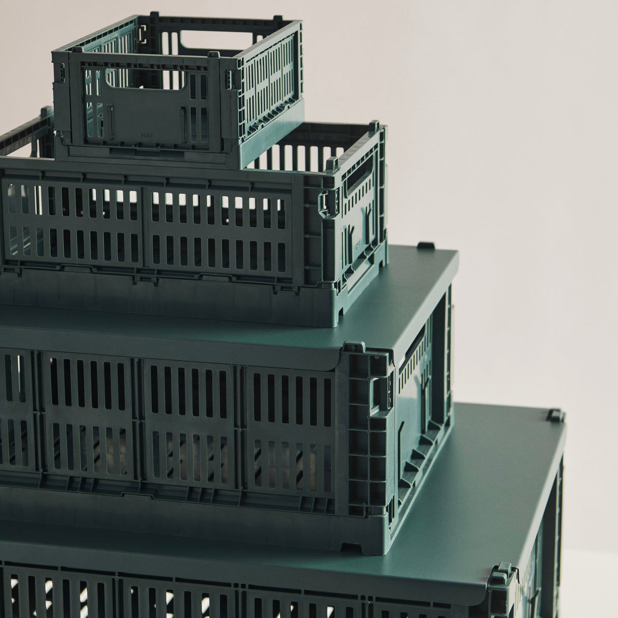 HAY Faltbox „Colour Crate Small Dark Green“ | Klar & modern | HAY