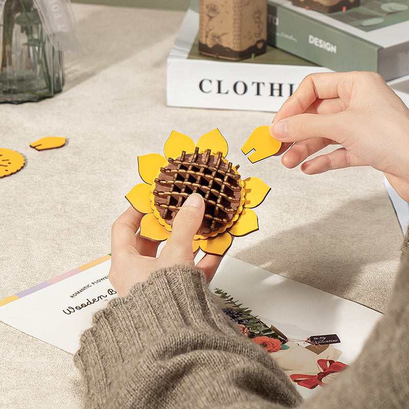 Rolife DIY-Blume „Sunflower“ | Detailreiche Holzblume | Rolife