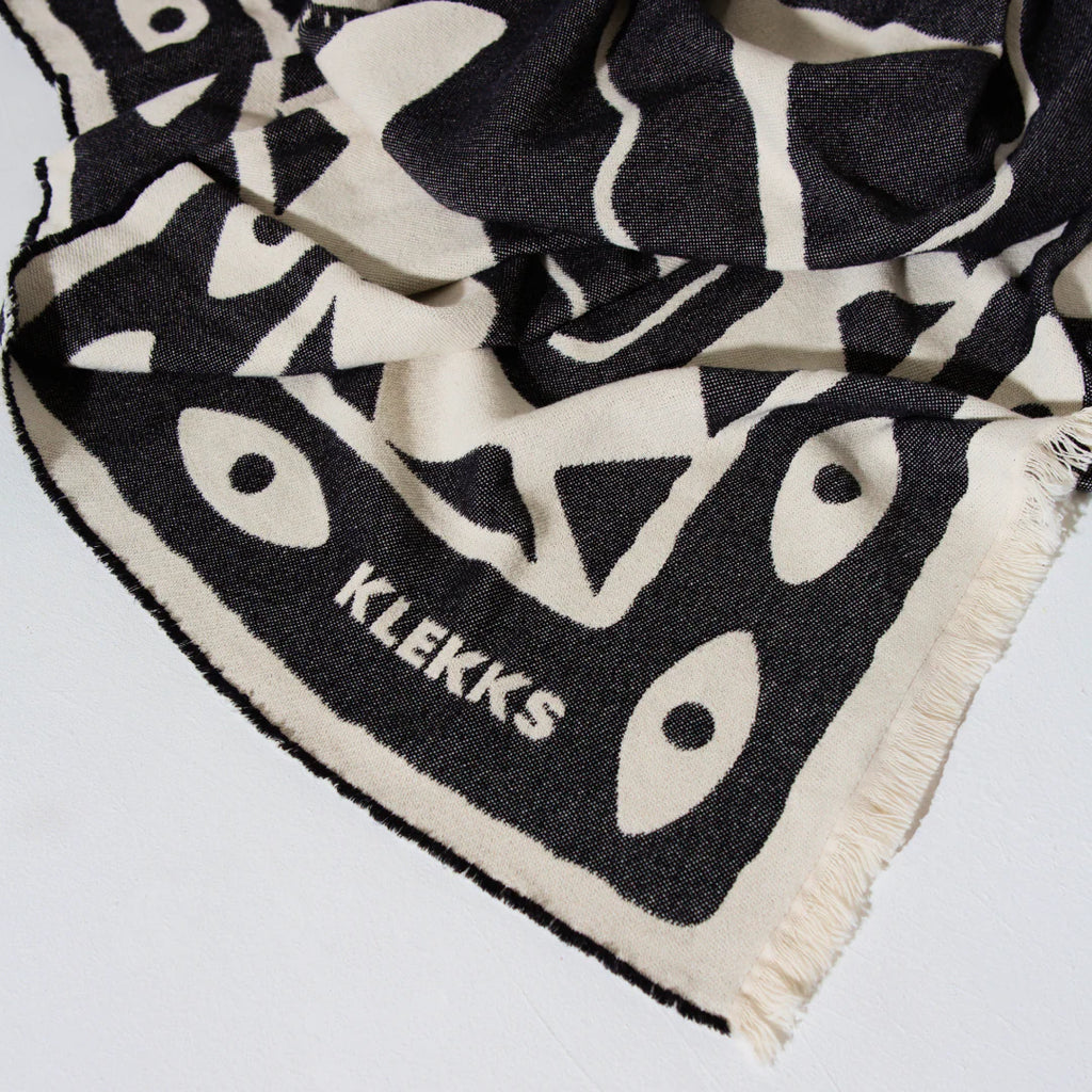 Klekks Decke „Klekks No. 26“ | Weiche Baumwolle mit grafischem Design | Klekks