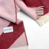 Decke “Swirl” Rosa Bordeaux | 100% Wolle | Maison Deux