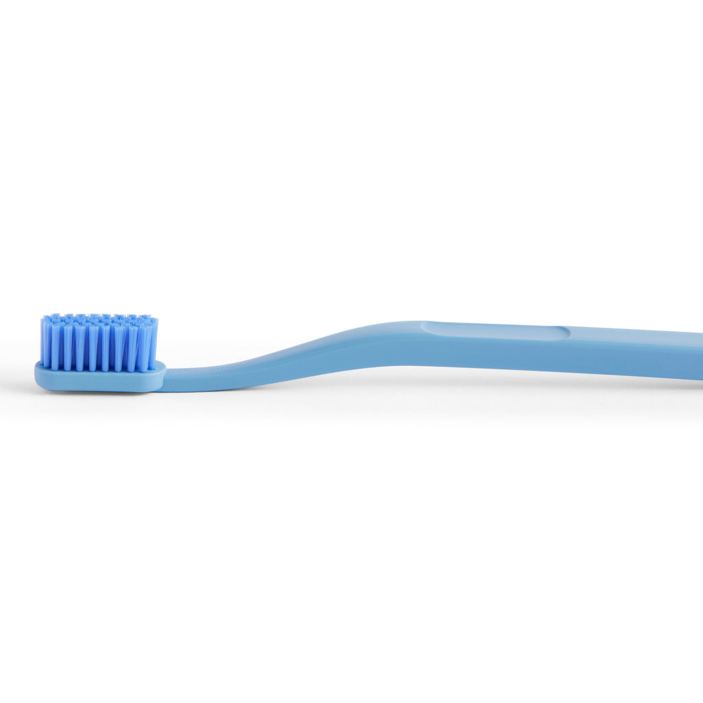 HAY Zahnbürste „Tann Blue“ | Klare Farbe, klare Funktion | HAY