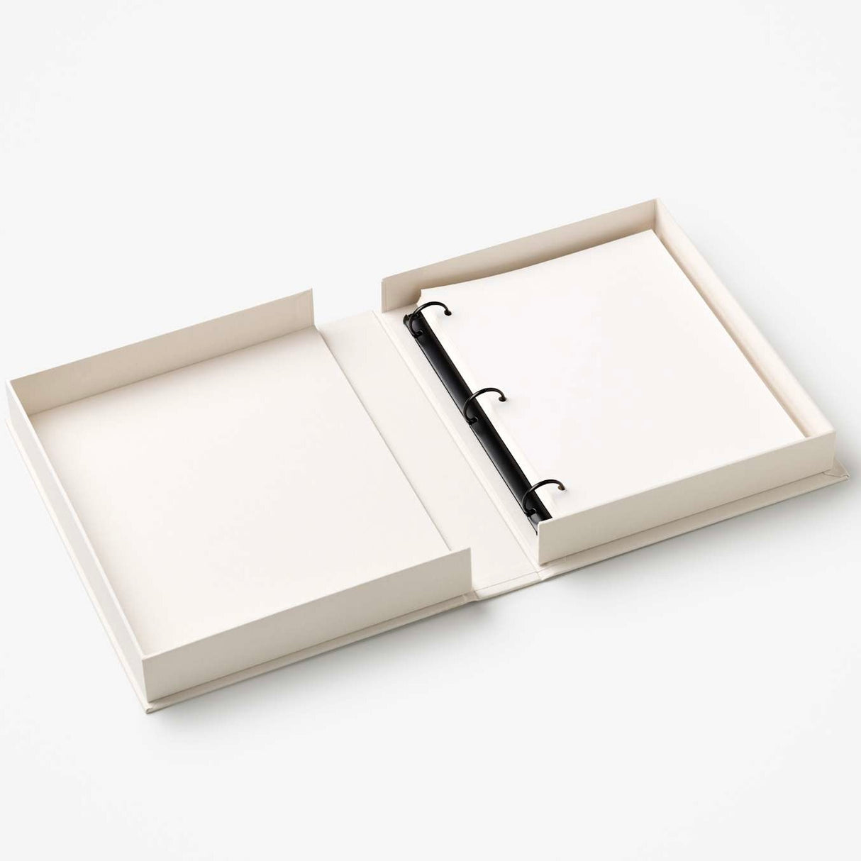 PRINTWORKS Fotoalbum “Embroided Happily Ever After” | Besticktes Hochzeitsalbum | PRINTWORKS