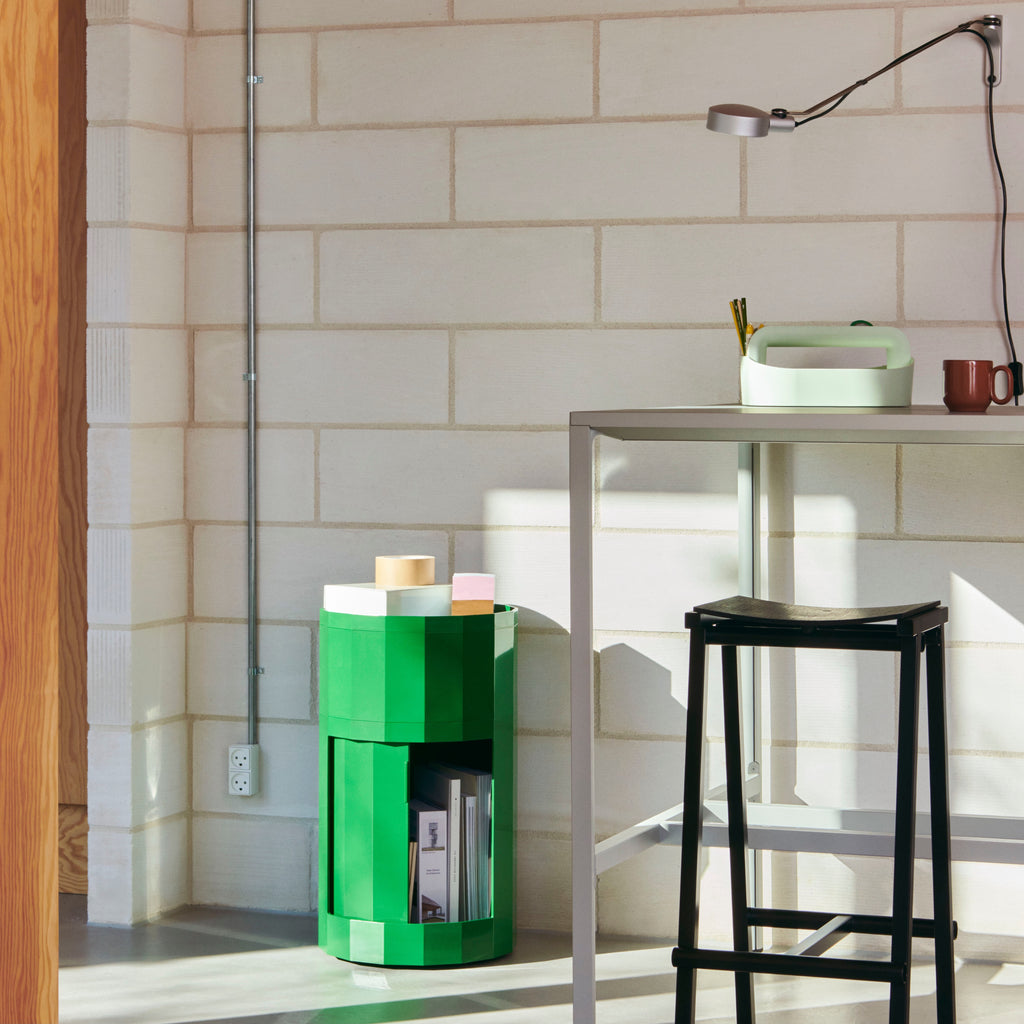 HAY Container „Facet Cabinet High Spinach Green“ | Beistelltisch mit Farbe | HAY
