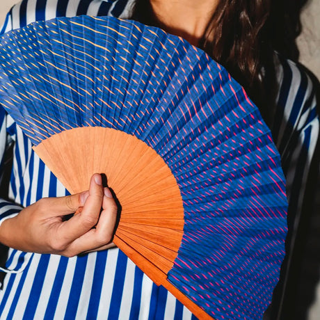 A Fan of Fächer „Dancing Waves“ | A Fan of | Cooler Fächer für den Sommer