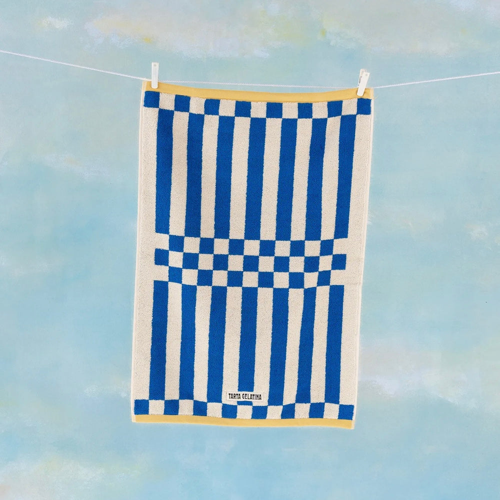 Tarta Gelatina Handtuch “Clubhouse Blau” 50 × 70 cm | Weiche Bio-Baumwolle | Tarta Gelatina