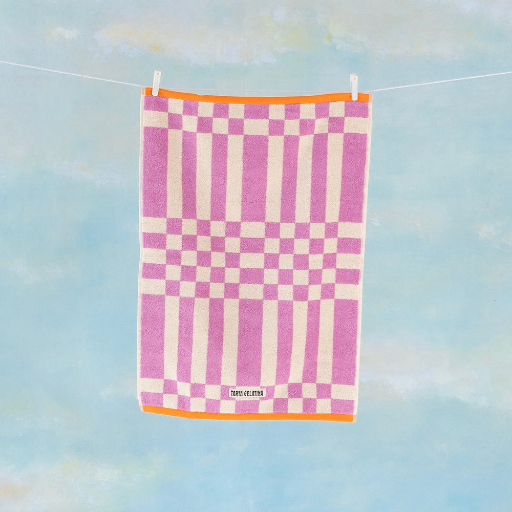 Tarta Gelatina Handtuch “Marina Magenta” 50 × 70 cm | Weiche Bio-Baumwolle | Tarta Gelatina