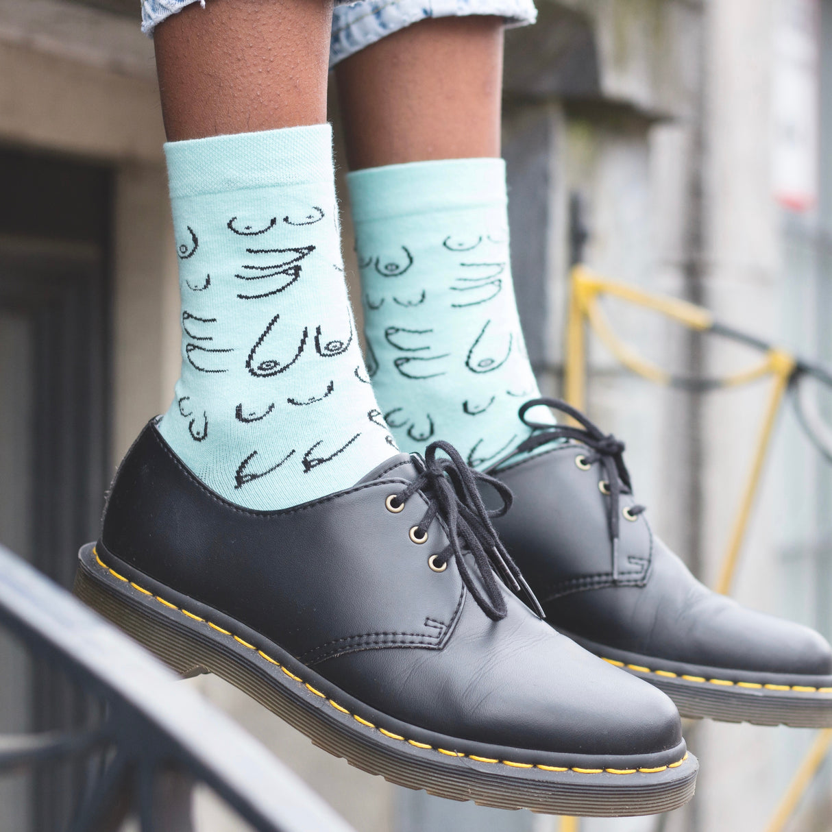 Eat Mielies Weird Illustration Socken "Titties" Mint Eat Mielies Weird Illustration | Bunte Baumwollstrümpfe