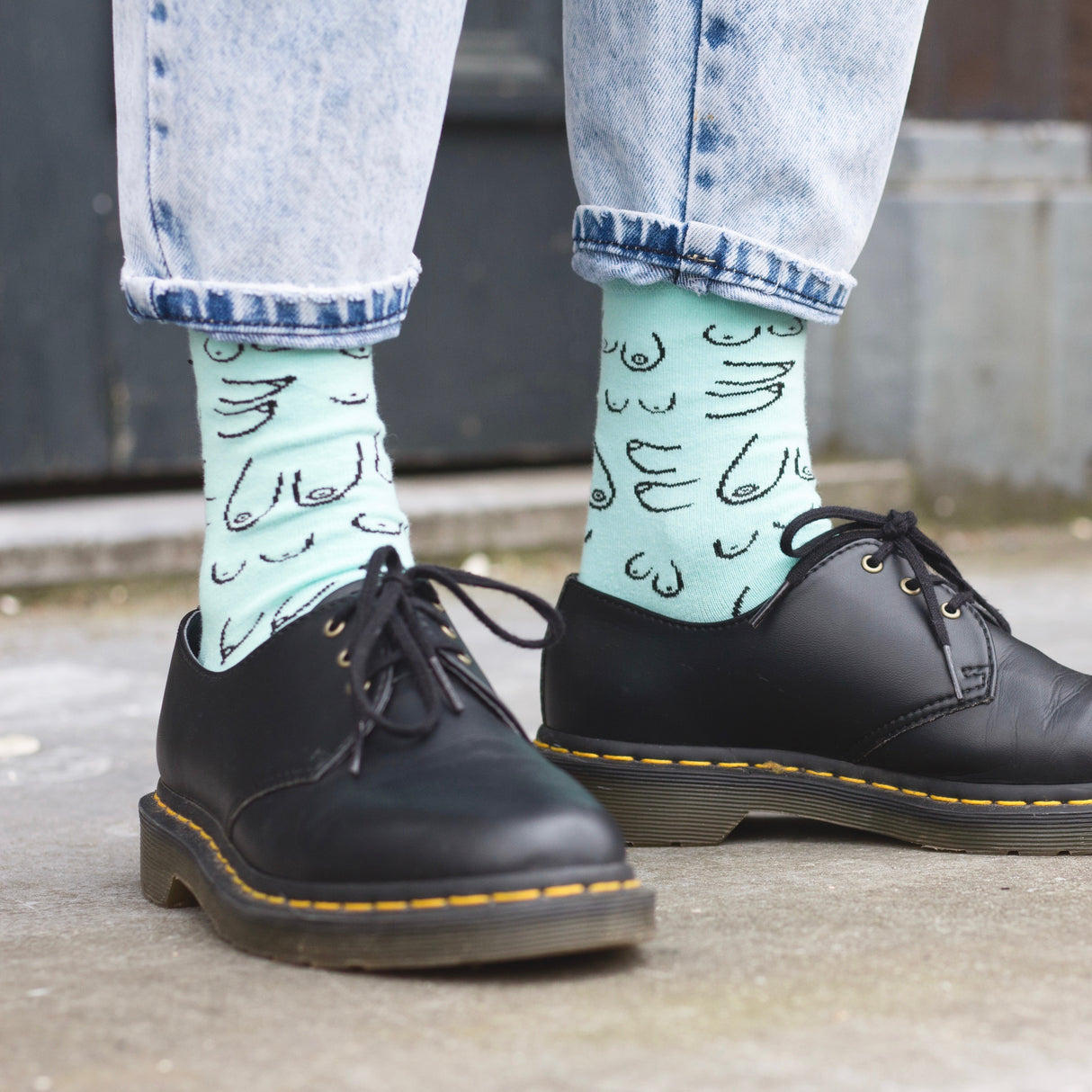 Eat Mielies Weird Illustration Socken "Titties" Mint Eat Mielies Weird Illustration | Bunte Baumwollstrümpfe