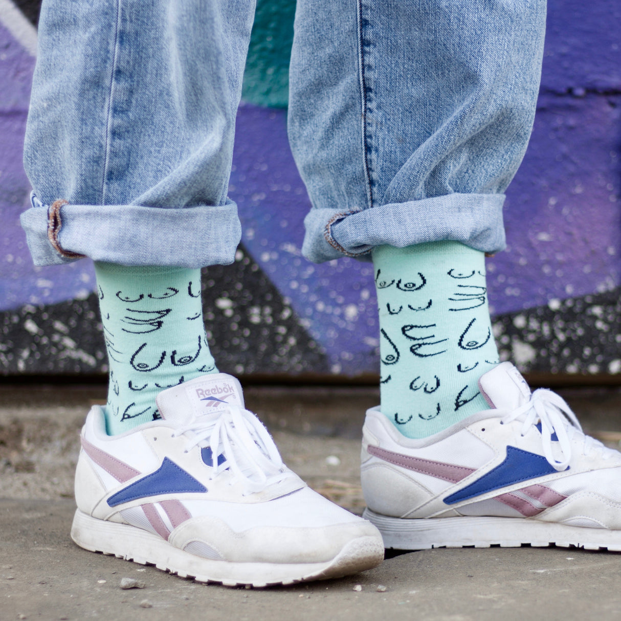 Eat Mielies Weird Illustration Socken "Titties" Mint Eat Mielies Weird Illustration | Bunte Baumwollstrümpfe