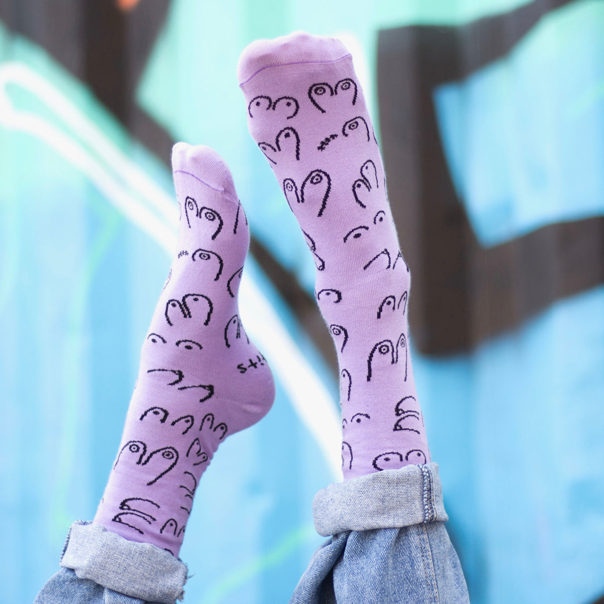 Eat Mielies Weird Illustration Socken "Titties" Purple Eat Mielies Weird Illustration | Bunte Baumwollstrümpfe