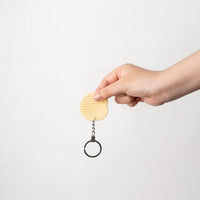 yumazing Schlüsselanhänger “Kartoffelchip” | Crunchy Look am Bund | yumazing