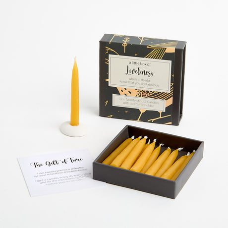 Cotton & Grey Kerzen “Twenty Minute Candles Loveliness” | 12 Ritualkerzen mit Halter | Cotton & Grey