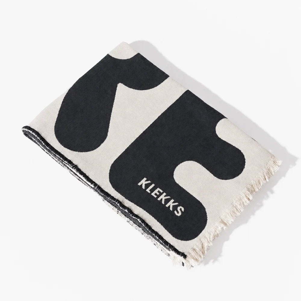 Klekks Decke “Klekks No. 11” Schwarz | Kuschelige Wohndecke | Klekks