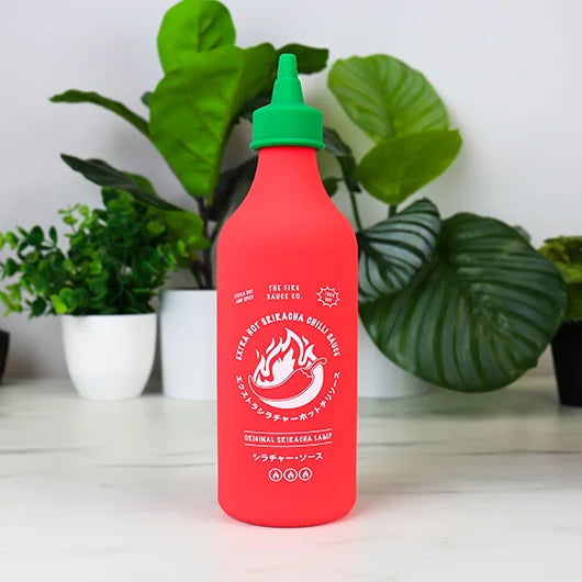Gift Republic Lampe “Sriracha” | Würziges Licht mit Kultfaktor | Gift Republic
