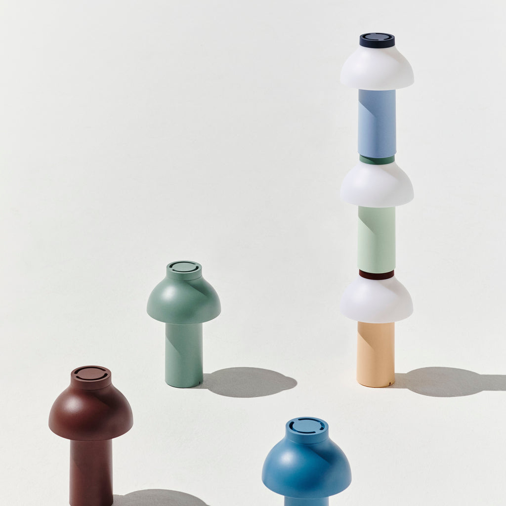 HAY Tischleuchte „PC Portable Lamp Soft Mint“ | Helles Designobjekt | HAY