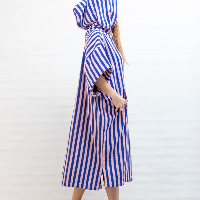 BONGUSTA Poncho „Naram Dazzling Blue & Rose“ (L/XL) | BONGUSTA |Gemütlicher Poncho