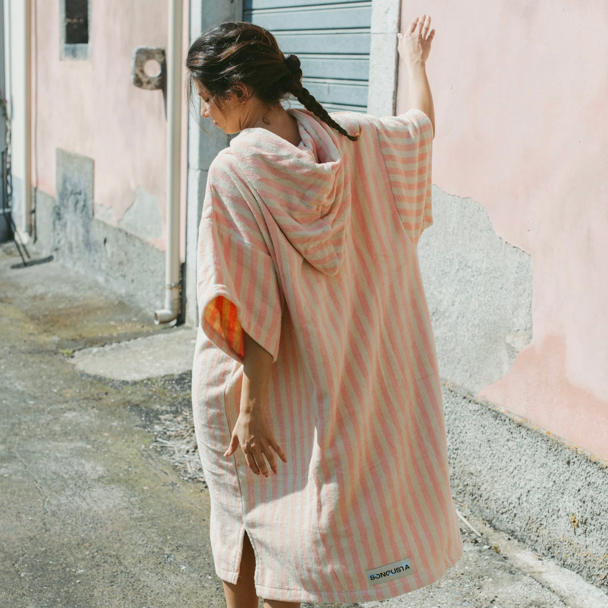 BONGUSTA Poncho „Naram Tropical & Creme S/M“ | Einfach überwerfen | Bongusta