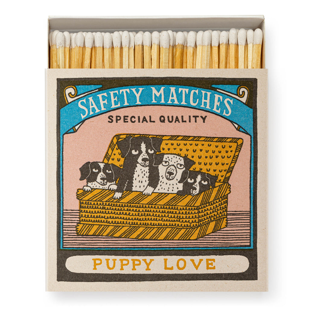 Archivist Lange Streichhölzer "Puppy Love" von The Archivist | 100 Stück in Square Matchbox