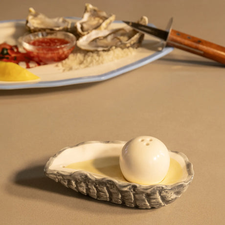 &Klevering Salz- & Pfefferstreuer „Oyster“ | Salziges mit Meeres-Flair | &Klevering