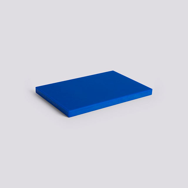 HAY Schneidbrett „Slice Medium Cobalt Blue“ | Knallig & nützlich | HAY