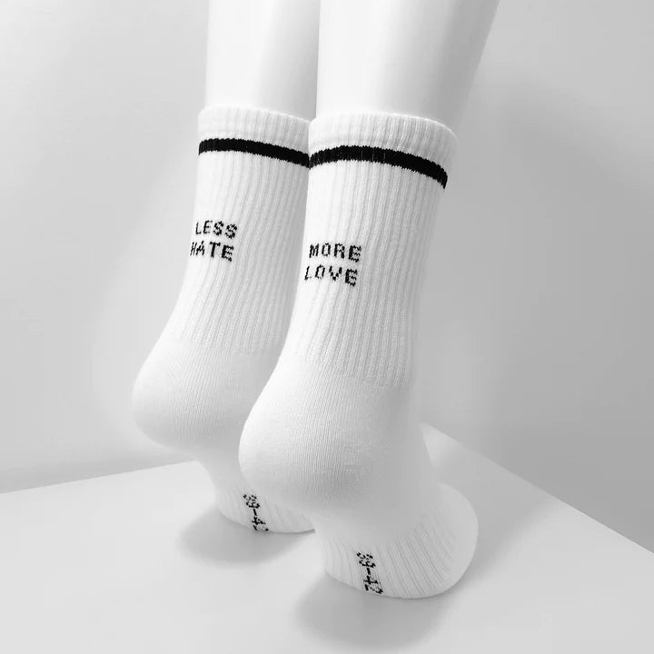 NO BAD DAYS CLUB Socken "More Love - Less Hate" No Bad Days Club | Baumwollsocken in Portugal hergestellt