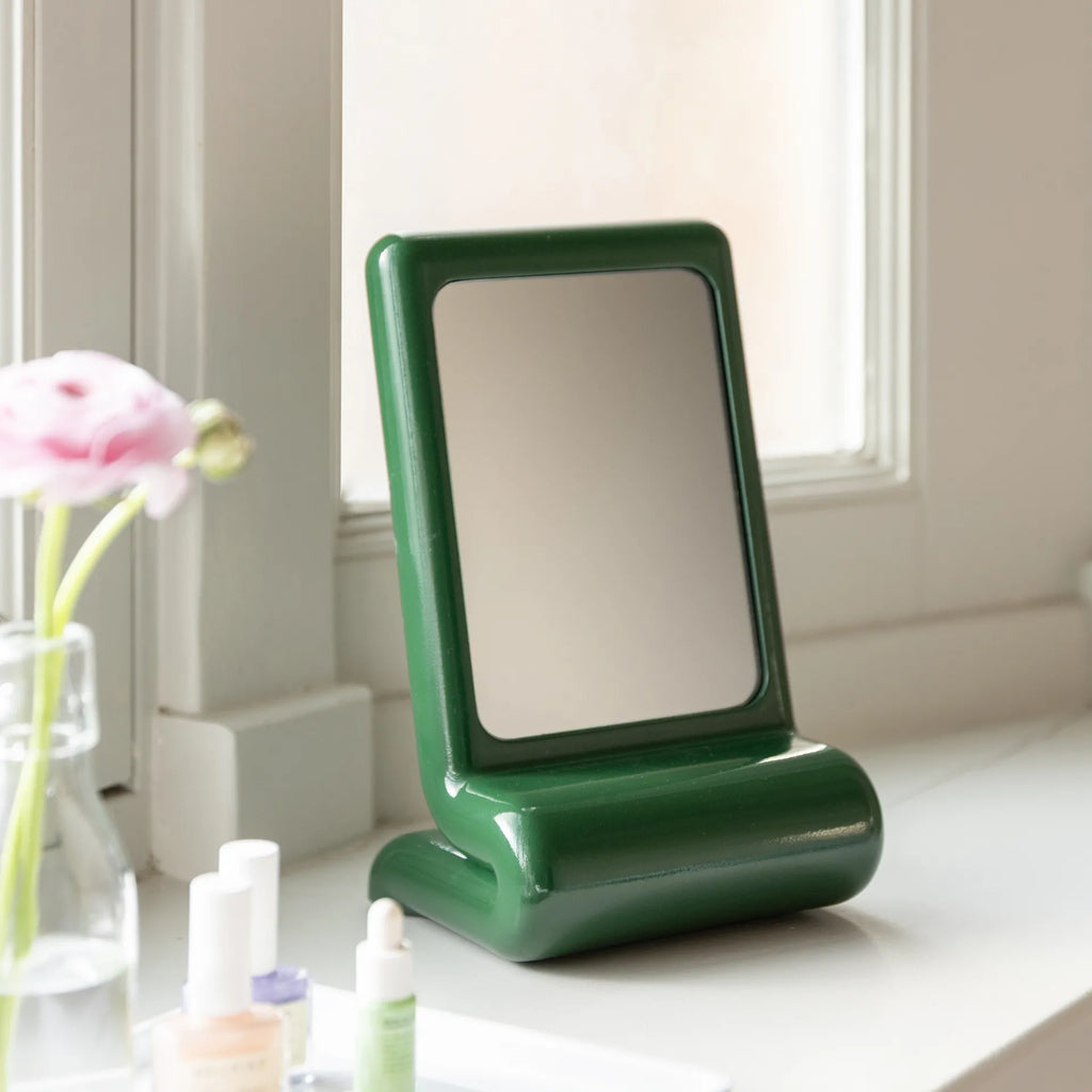 &Klevering Standspiegel „Vanity Whip Green“ | Schwungvoll & stylisch | &Klevering