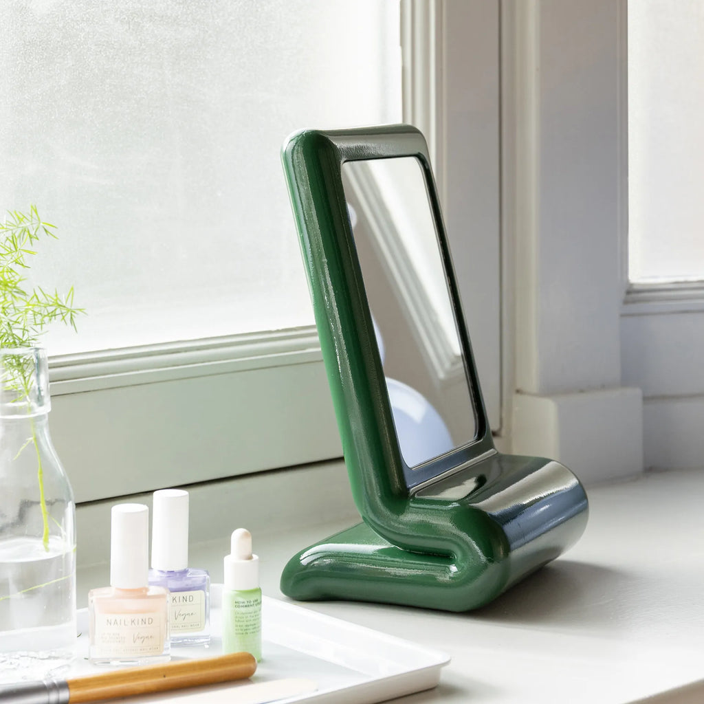 &Klevering Standspiegel „Vanity Whip Green“ | Schwungvoll & stylisch | &Klevering