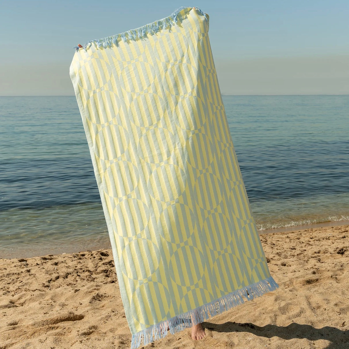 Tarta Gelatina Strandtuch “Blaubeerlimonade” 100 × 170 cm | Sommerliches Design | Tarta Gelatina