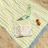 Tarta Gelatina Strandtuch “Blaubeerlimonade” 100 × 170 cm | Sommerliches Design | Tarta Gelatina