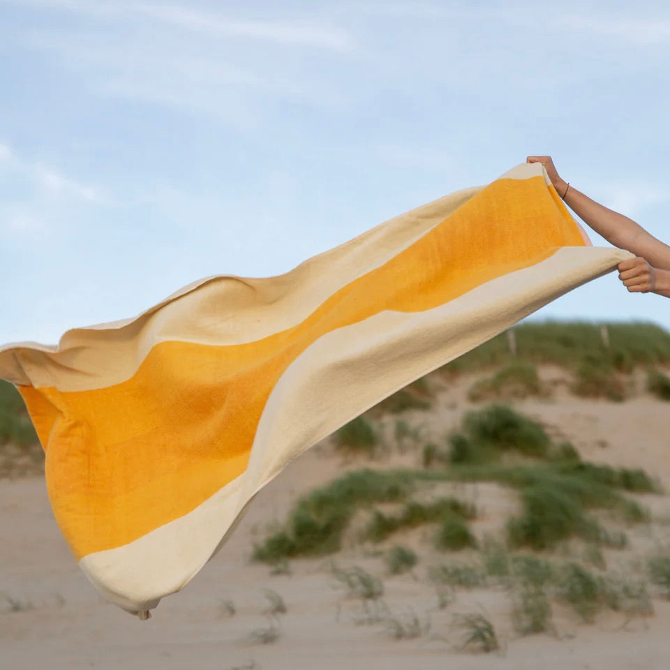 SUITE702 Strandtuch „Sunny Yellow-Pink“ (90x180cm) | SUITE702 | Farbintensives Strandtuch