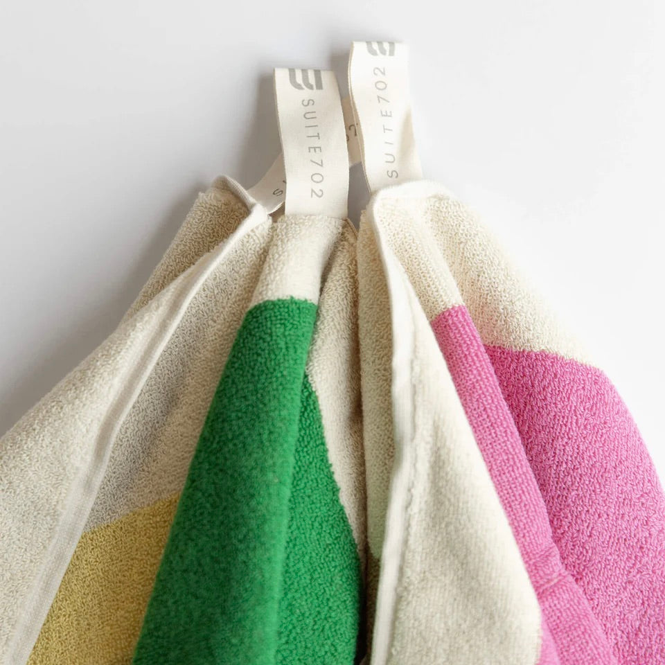 SUITE702 Strandtuch „Sunny Yellow-Pink“ (90x180cm) | SUITE702 | Farbintensives Strandtuch