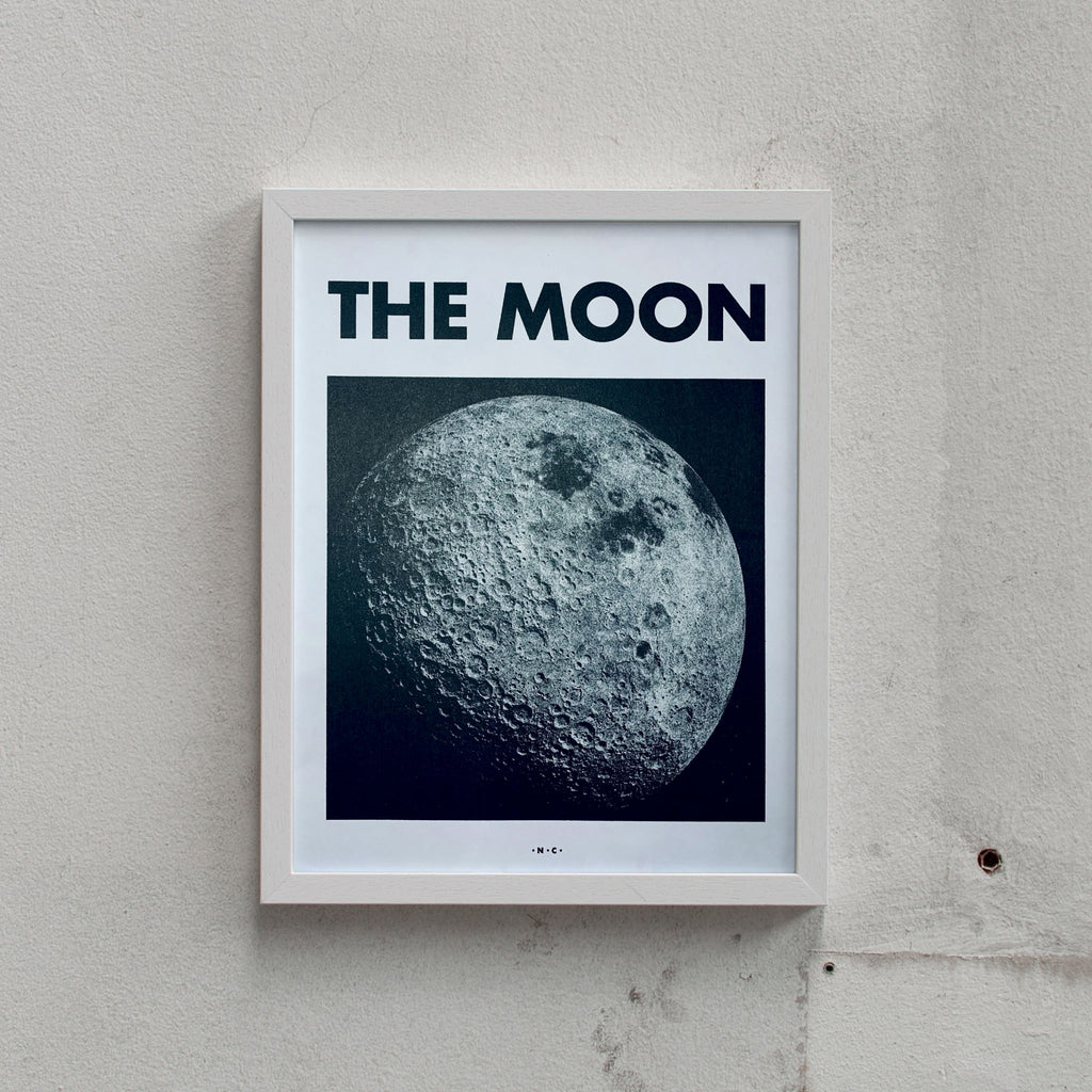 Next Chapter Studio The Moon (11 x 14 Inch) weiß