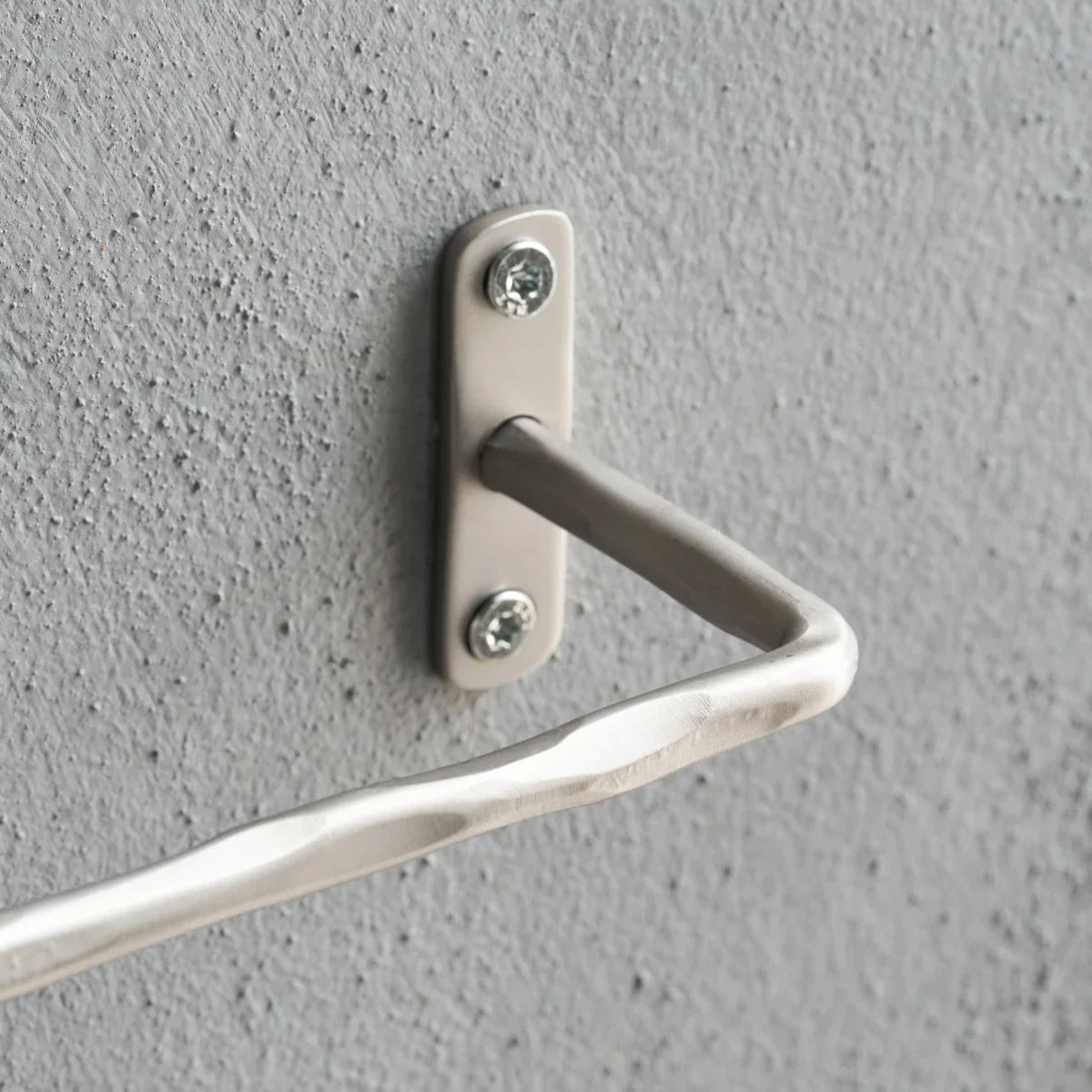 House Doctor Toilettenpapierhalter “Welo” Silber | Minimalistisches Design | House Doctor